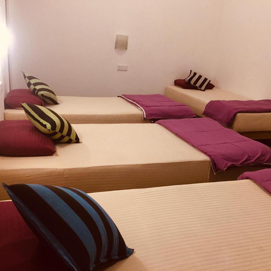 Tiki Bar Hostel אלה מראה חיצוני תמונה