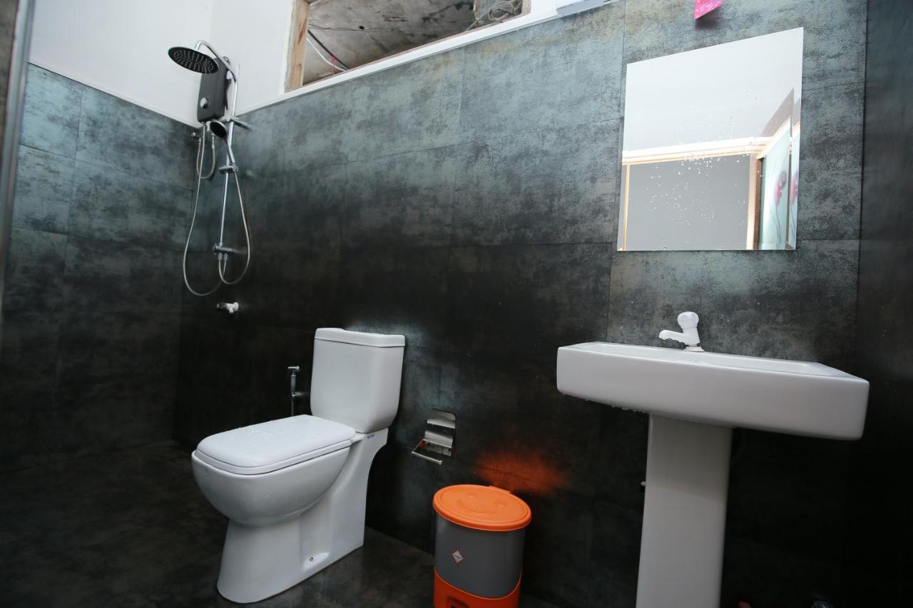 Tiki Bar Hostel אלה מראה חיצוני תמונה